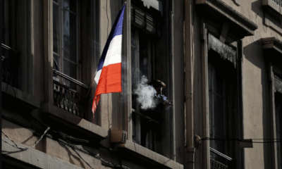 Francia prohibirá fumar en parques, playas y cerca de escuelas