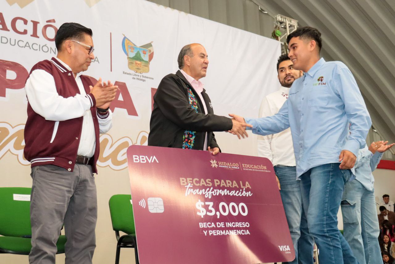 Inicia entrega de tarjetas del programa “Becas para la Transformación” en la UPFIM