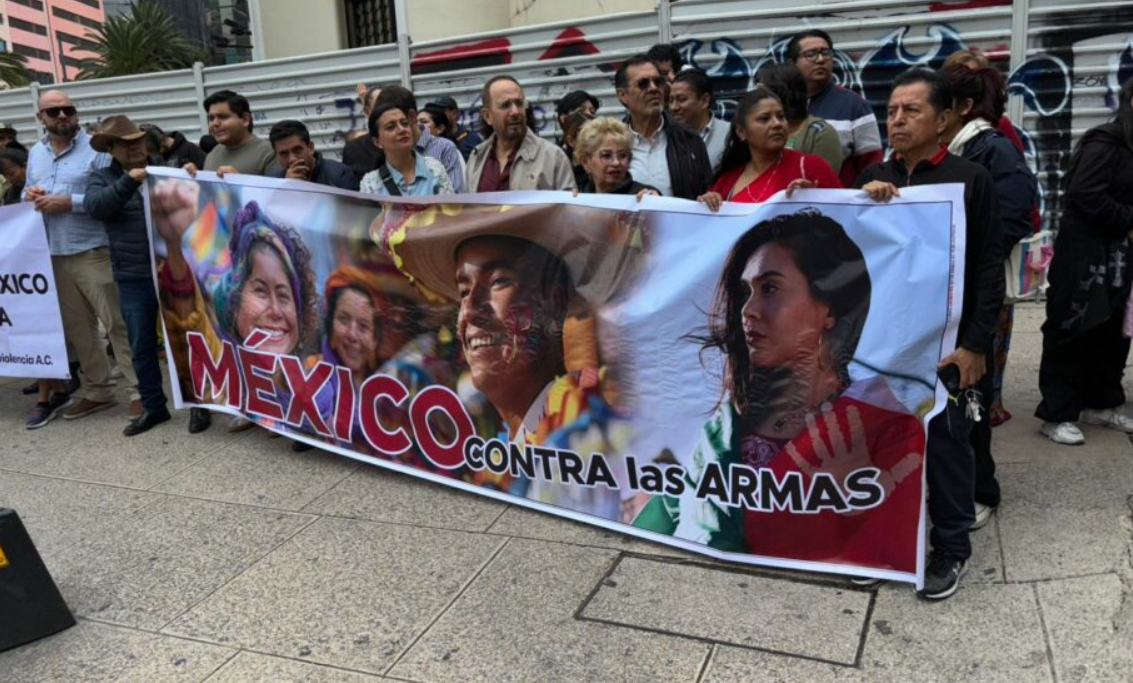 Marchan en México y EUA contra el tráfico de armas