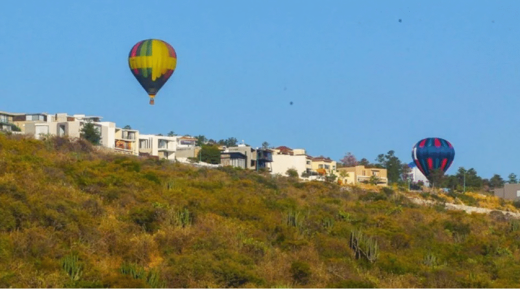 Muere mujer embarazada al caer globo aerostático con 30 pasajeros en Brasil