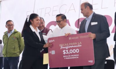 Natividad Castrejón fortalece la educación superior con entrega de becas en Mixquiahuala