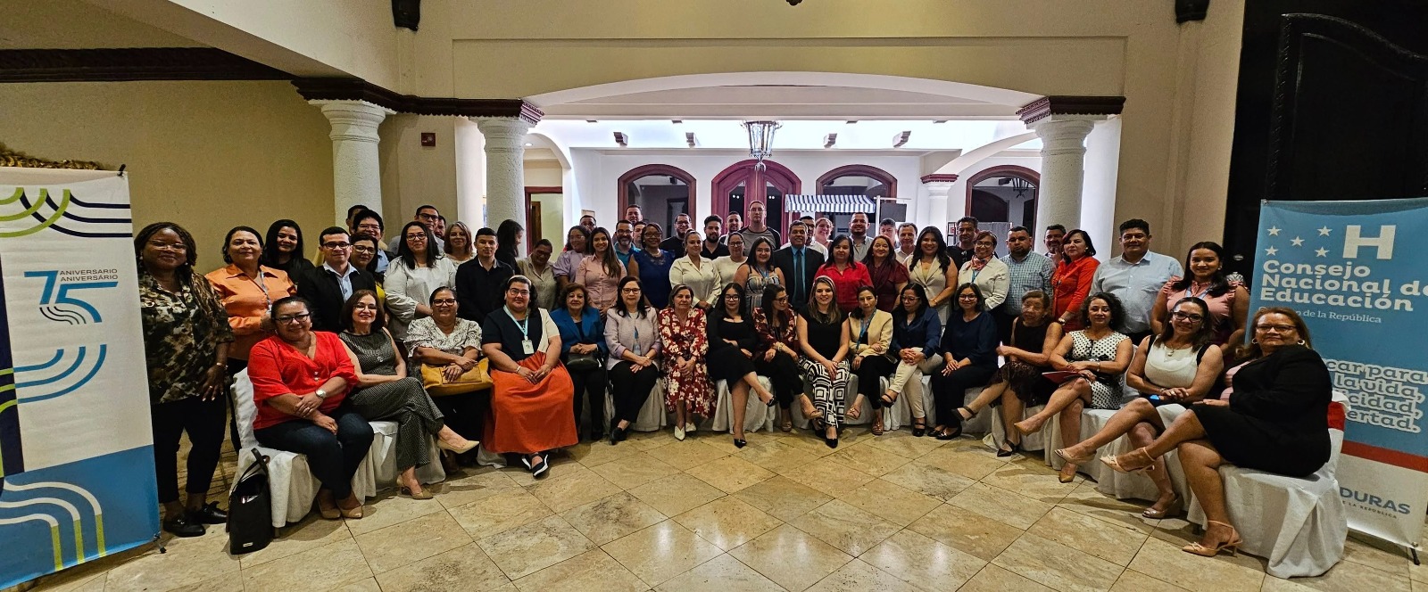 SEPH participa en conferencia internacional de bienestar docente
