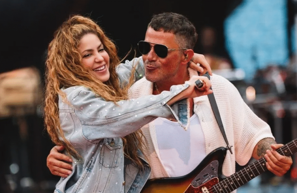 Shakira lanza piropo a Alejandro Sanz: así respondió el cantante español