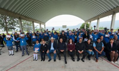 Natividad Castrejón entrega tabletas a estudiantes de secundaria en Tetepango y Tlahuelilpan