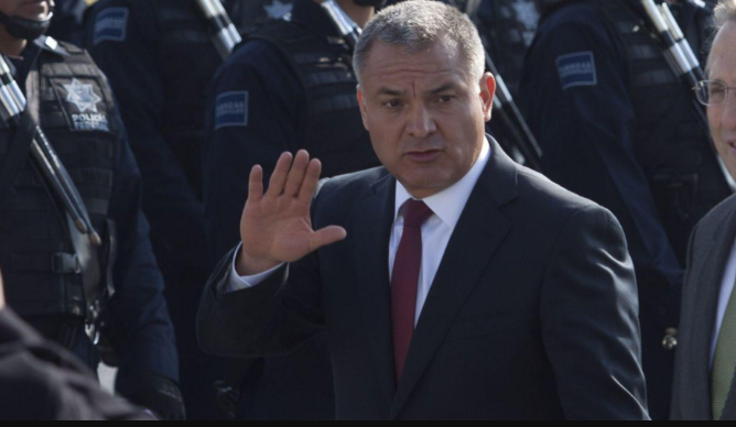 Trasladan a García Luna a cárcel de máxima seguridad en EUA