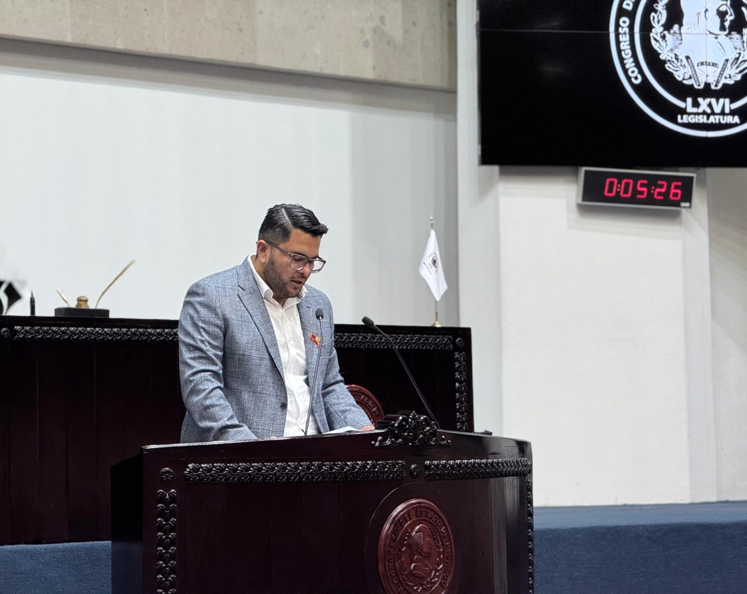 Impulsan iniciativa para mejorar servicios municipales y garantizar perfiles más preparados