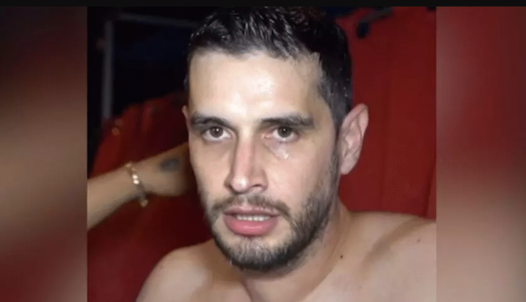 Adrián Marcelo es golpeado con una botella en la cabeza mientras grababa en un bar