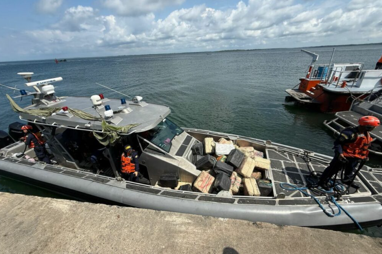 Colombia incauta su primer narcosubmarino no tripulado en el Caribe
