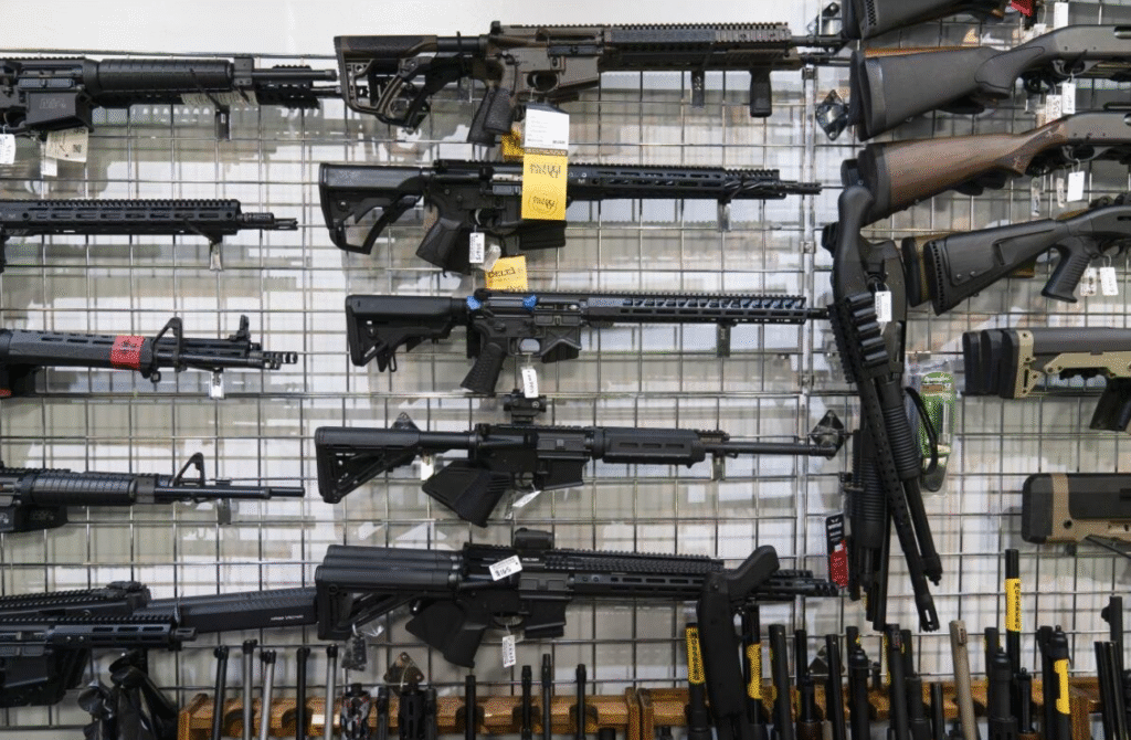 EU acusa a traficante búlgaro de armar al CJNG con armas de uso militar