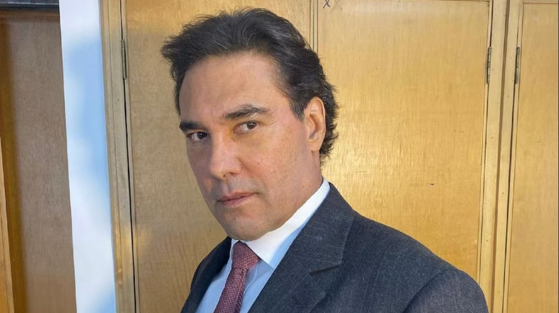 Eduardo Yáñez se somete a tratamiento de alto impacto para lucir más joven
