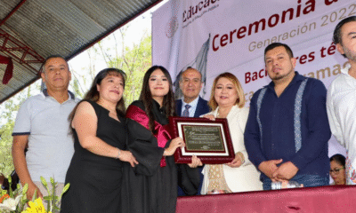 Natividad Castrejón asistió a la ceremonia de graduación del CETIS No. 140 de Jacala