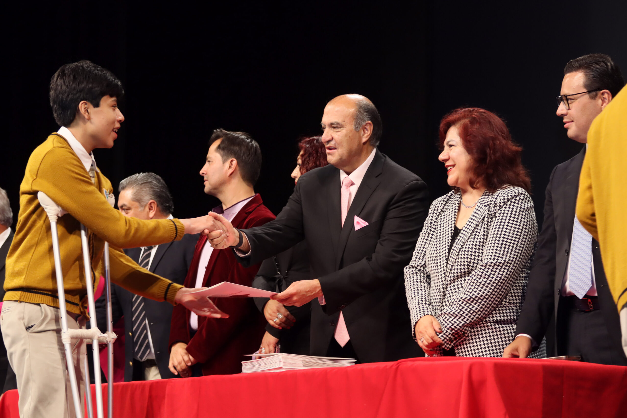 SEPH entregó 420 certificados a estudiantes de la Técnica 1 de Pachuca