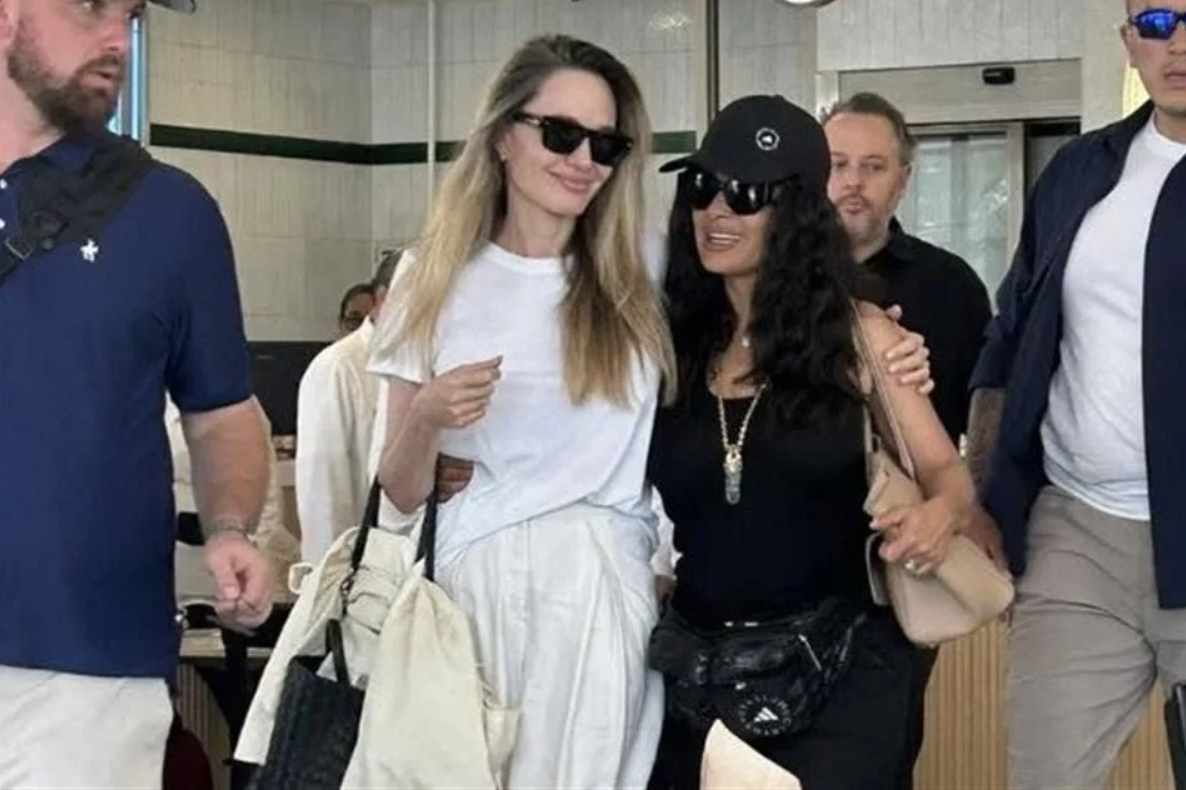 Salma Hayek y Angelina Jolie desatan caos en Café La Parroquia de los 200 años, en Veracruz