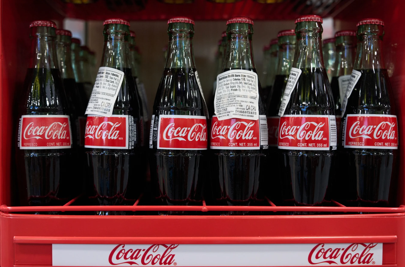 Trump promete devolver el azúcar a la Coca-Cola