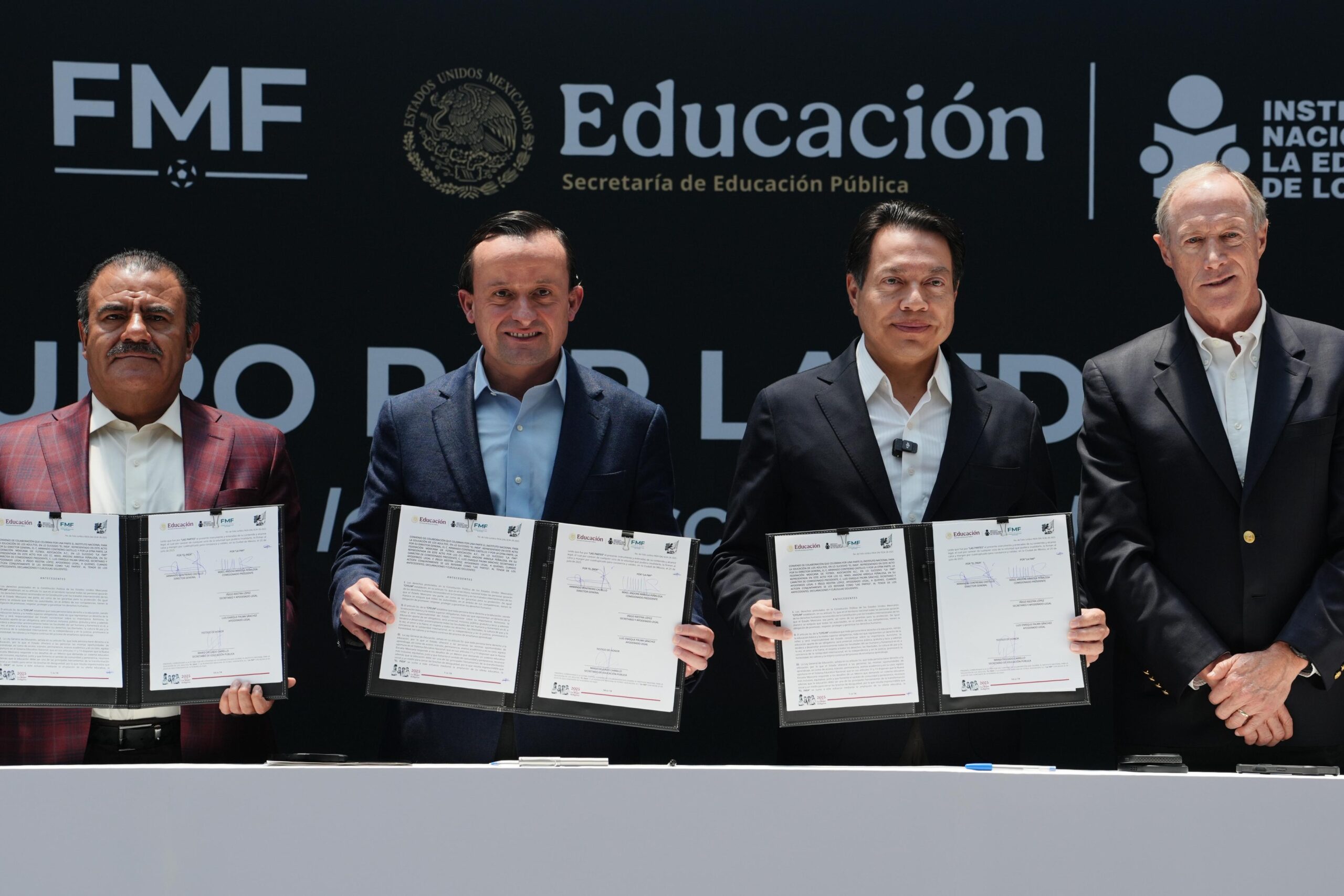Firman SEP, INEA y Federación Mexicana de Futbol convenio contra el analfabetismo