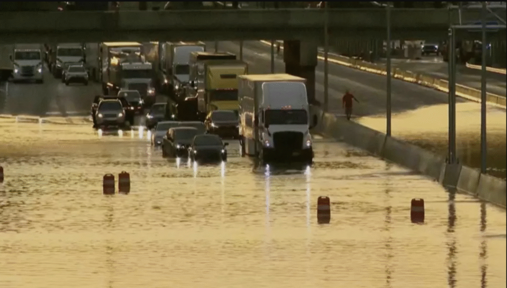 Cuatro personas fallecen por lluvias en Tennessee, EUA