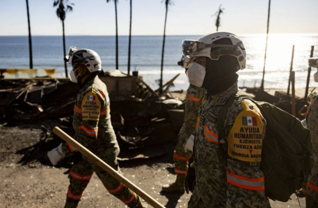 Deportan a bomberos mexicanos que combatían incendios en EUA
