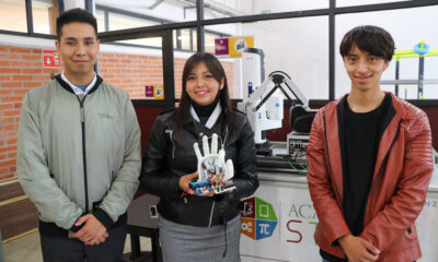 Estudiantes de la UPT desarrollan mano robótica que traduce lenguaje de señas