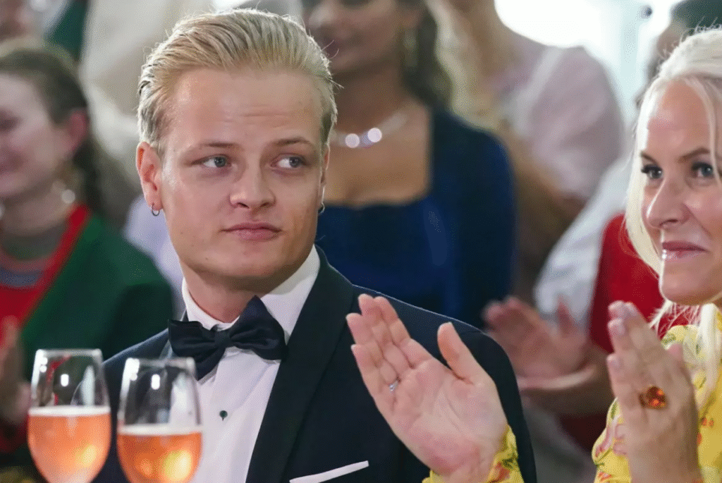 Hijo de la princesa heredera de Noruega es acusado de varios cargos, incluido violación