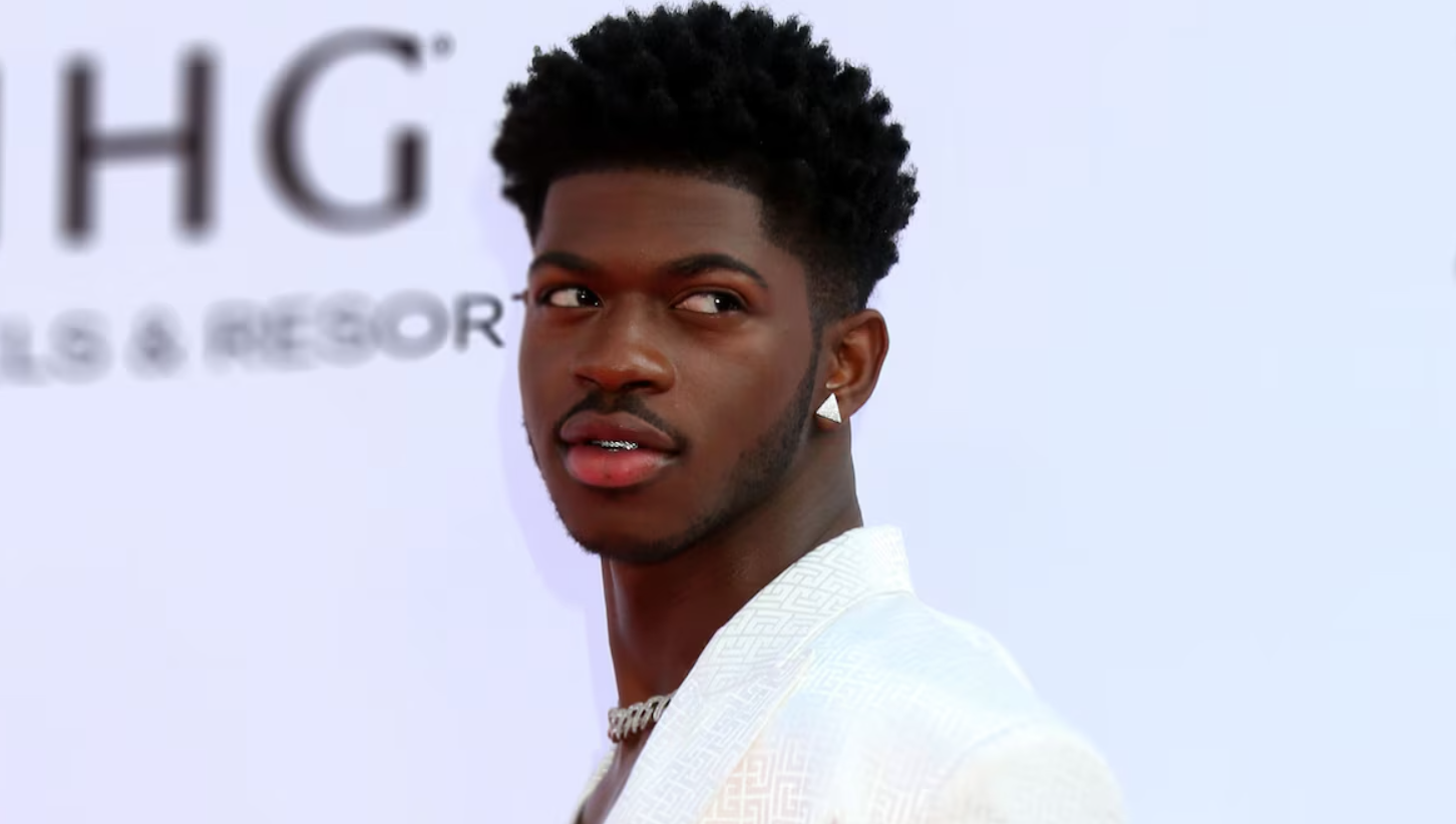 Hospitalizan al rapero Lil Nas X por posible sobredosis