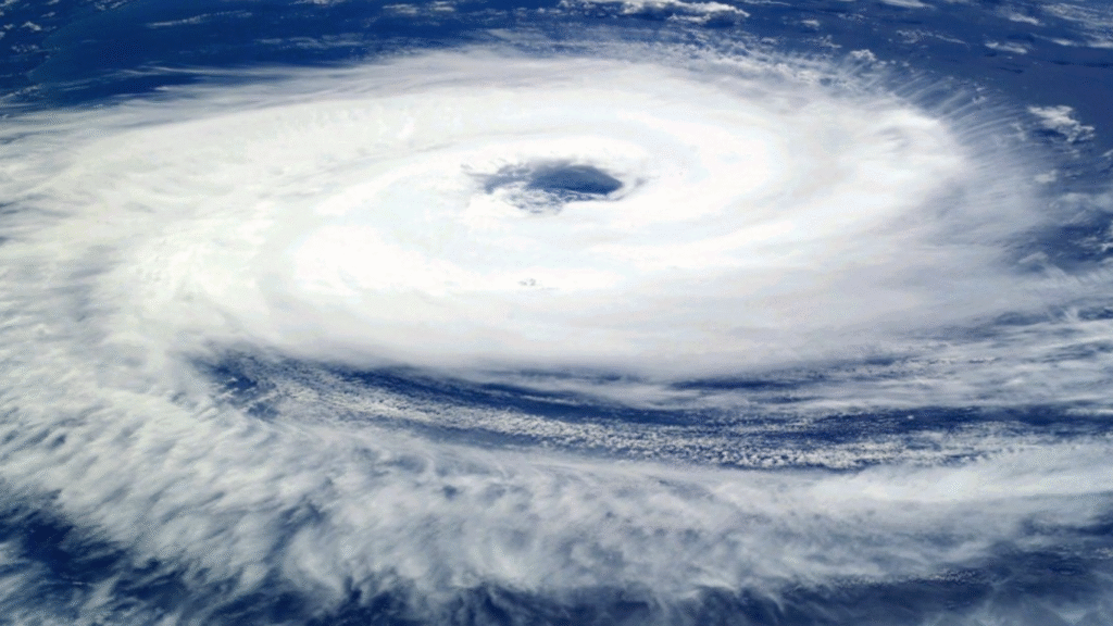 La tormenta tropical Dexter surge en el Atlántico estadounidense
