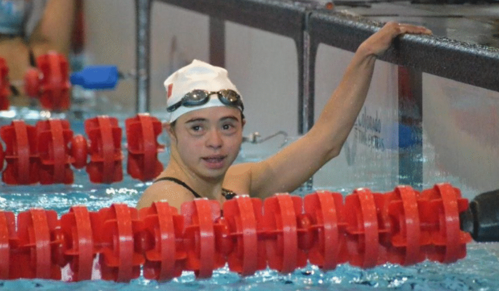 Nadadores especiales de síndrome de Down viajan al Mundial Virtus 2025, en Tailandia