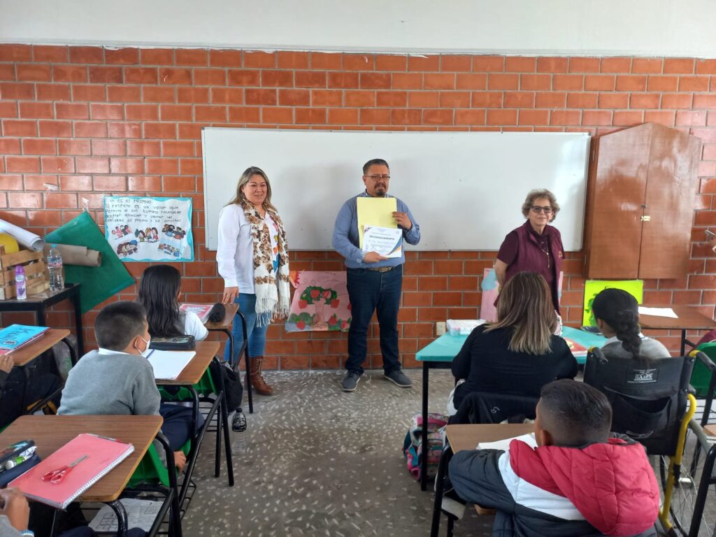 Promueven “Bombas de Vida” para reforestar escuelas y comunidades