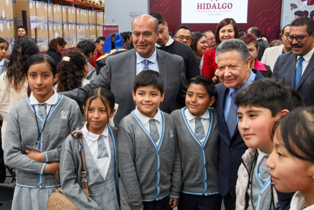 Regresan a clases más de 900 mil estudiantes en Hidalgo