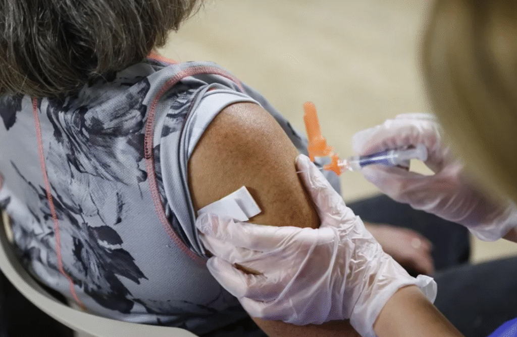 Donald Trump pide publicar tasa de éxito de vacunas Covid-19