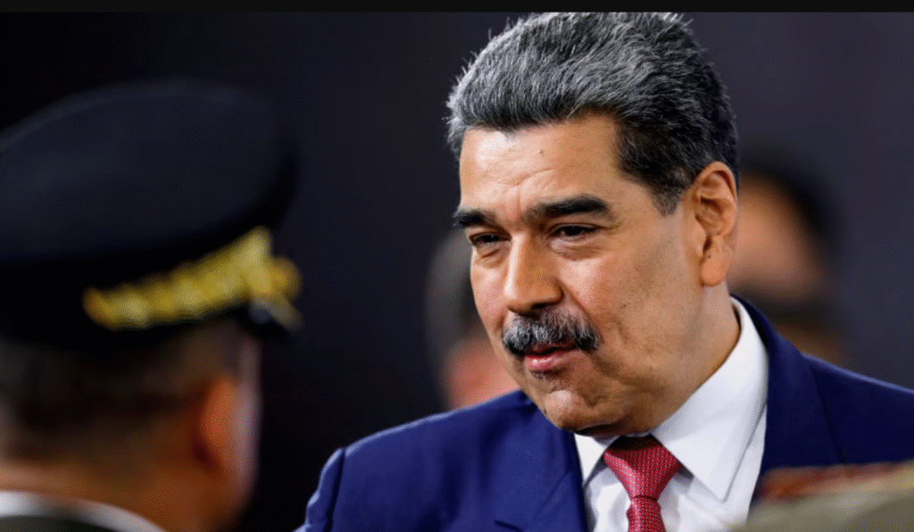 Maduro firma decreto que le otorga poderes especiales ante posible “agresión externa” de EE.UU.