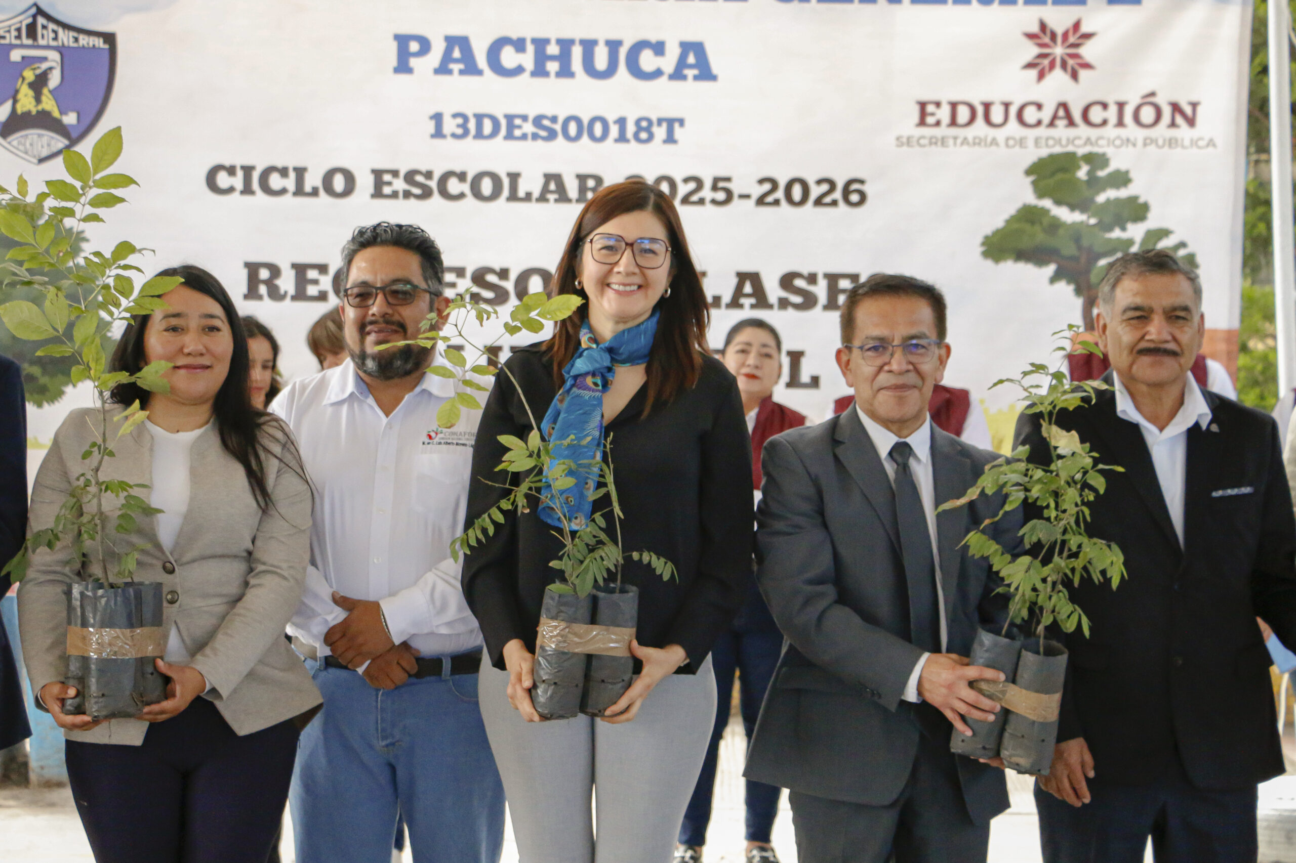 Arranca en Pachuca el programa “Regresa a clases con un árbol” para fortalecer la educación ambiental