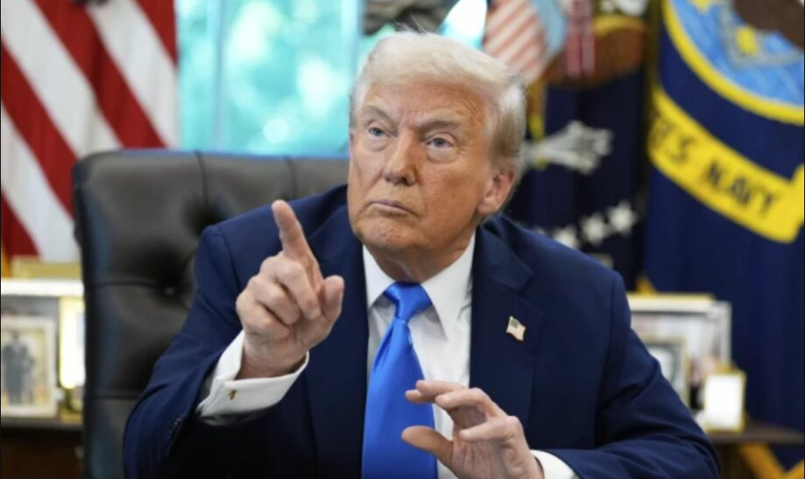 Trump eleva tarifas de visas a profesionistas y lanza tarjeta dorada