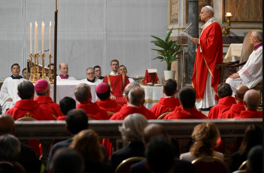 Vaticano abre puertas a comunidad LGBTQIA+