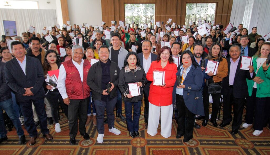 Capacitan a Comités de Contraloría Social del PRONI