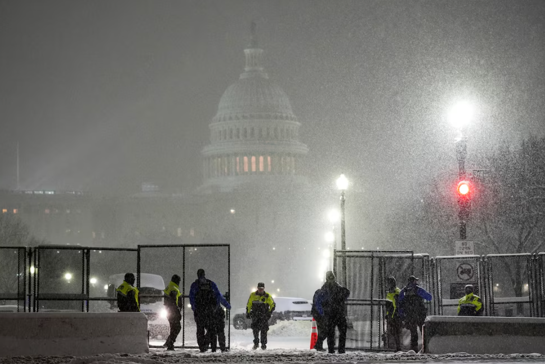 Emiten alerta por tormenta invernal en cinco estados de EUA