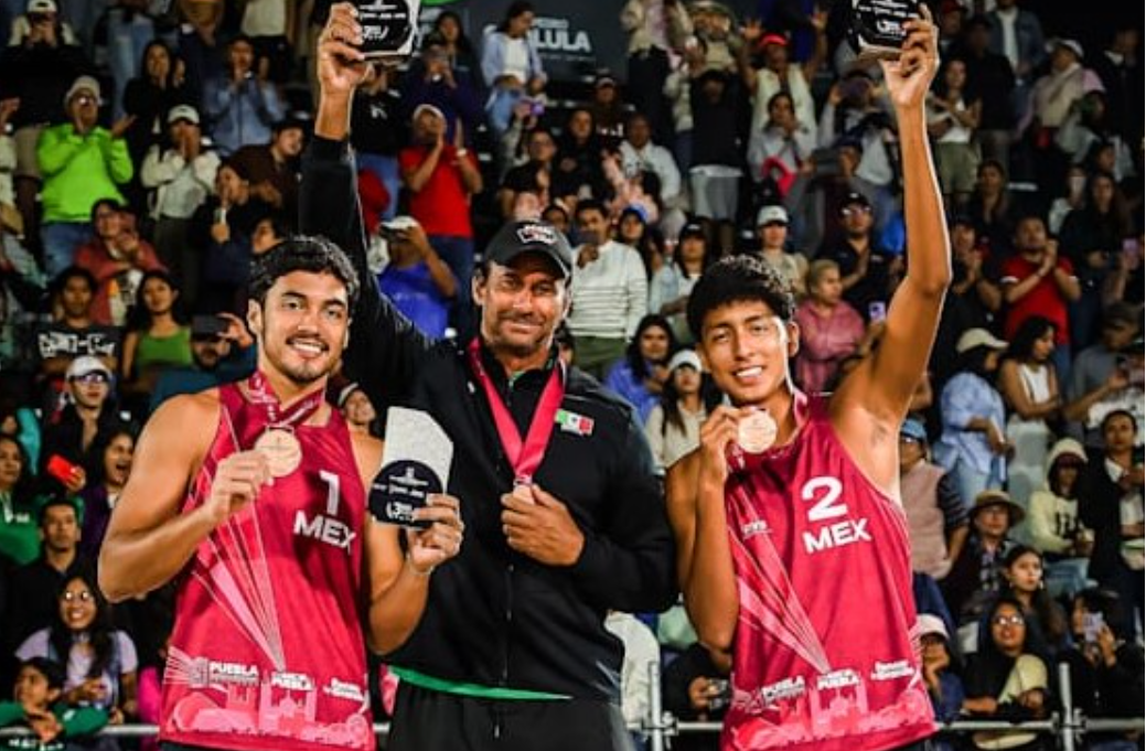 Inés Lares y Carlos Ayala ganan bronce en Mundial Sub-21 de Voleibol de Playa Puebla 2025