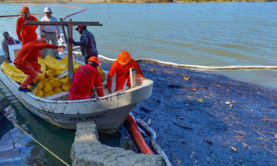 México contrata 3 empresas para remediar derrame de Pemex en el río Pantepec