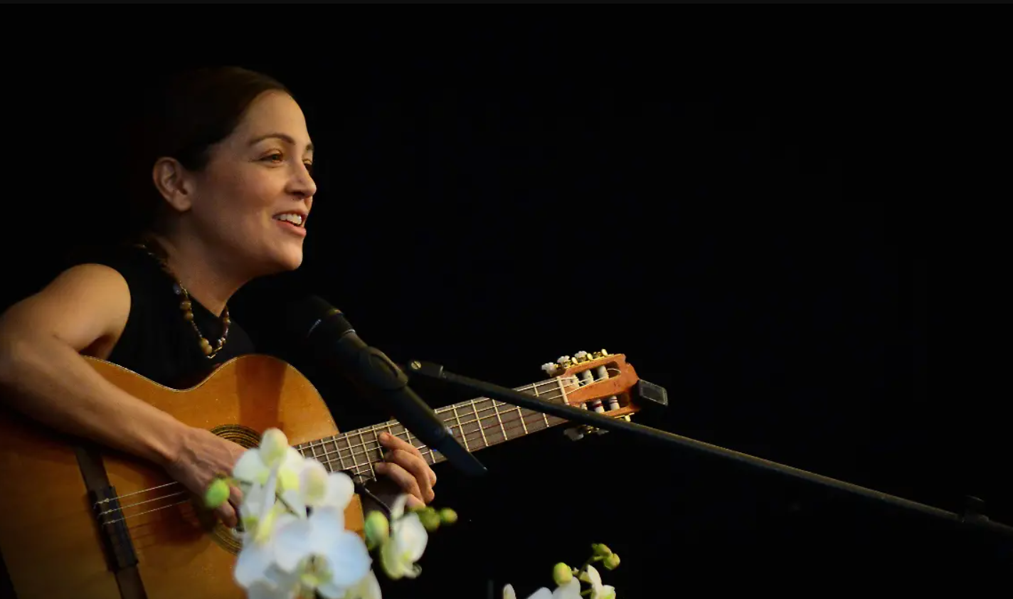 Natalia Lafourcade incursiona en el rap con “La Cometierra”