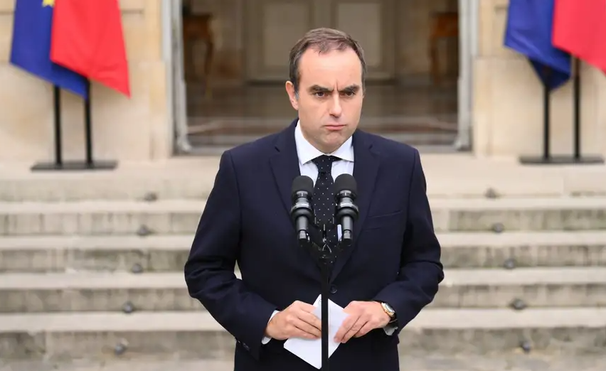 Renuncia el primer ministro de Francia un día después de formar Gobierno