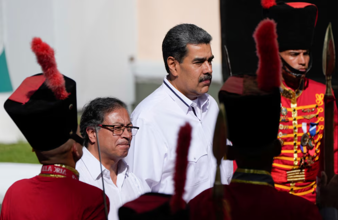 “Trump trata a Petro como trata a Maduro”: tensión entre presidentes obligará a Colombia a responder por USD40.000 millones