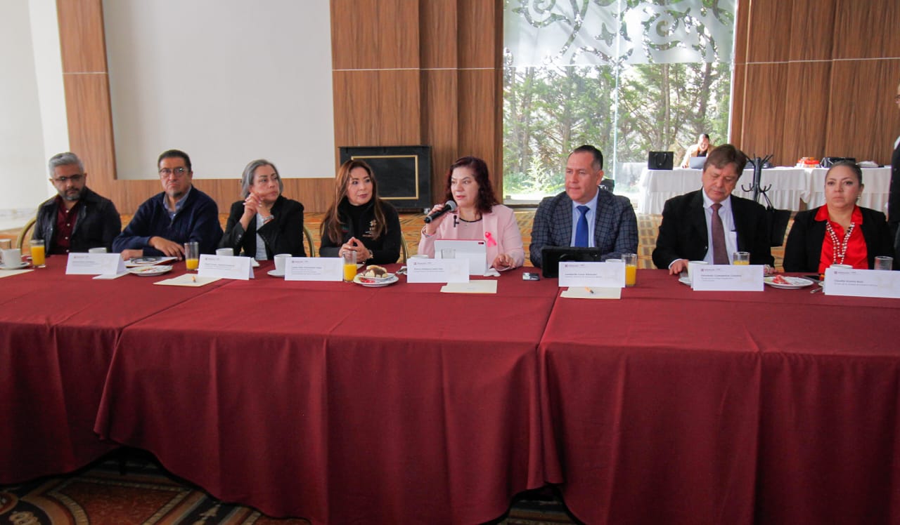 Sesiona Consejo Directivo de Educación Básica