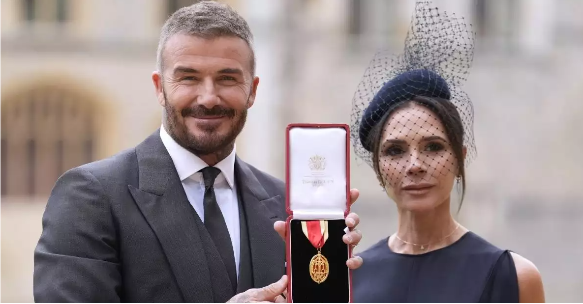 David Beckham es nombrado oficialmente caballero por el rey Carlos III
