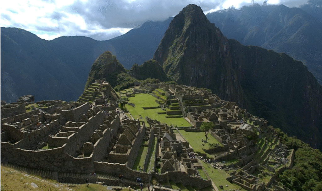 Machu Picchu volverá a recibir en 2026 hasta 5,600 visitantes por día en temporada alta