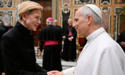 Papa León XIV recibe en el Vaticano a estrellas de Hollywood y lamenta el declive del cine