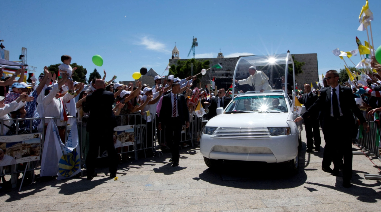 Papamóvil se convierte en una clínica en Gaza