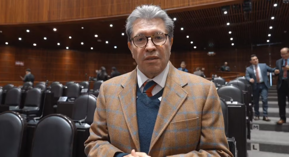 Posponen discusión de reforma que permitiría revocación de mandato en 2027