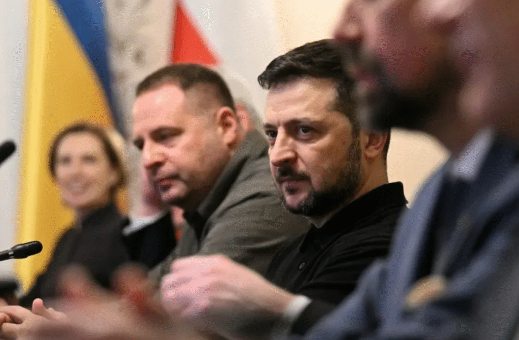 Renuncia el jefe de gabinete de Ucrania