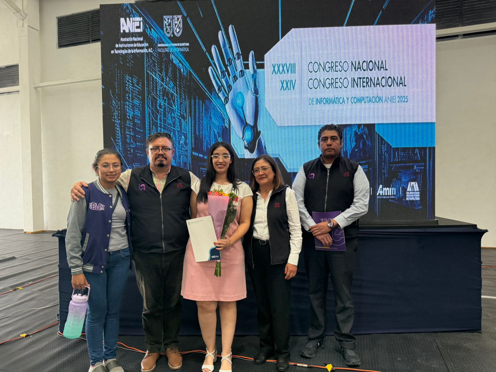 Egresada de la UPMH, reconocida como la Mejor Profesionista de TI de México 2025