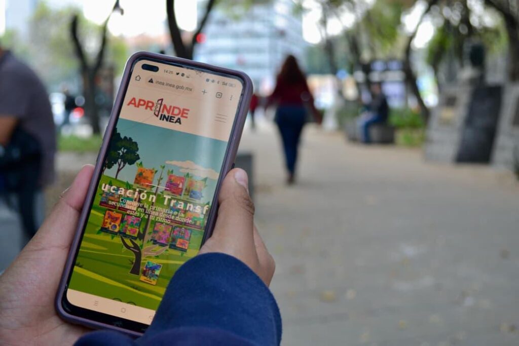 AprendeINEA facilita el acceso a la educación a 18 mil 474 personas que se encuentran en rezago educativo