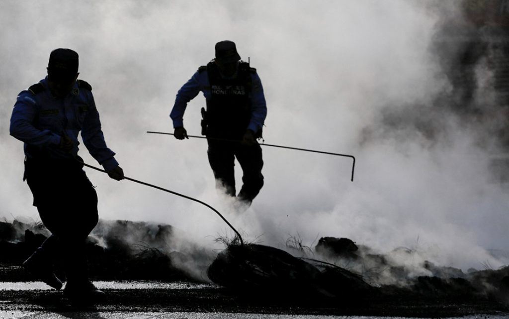 Ataque con explosivos deja heridos a tres militantes del Partido Nacional durante escrutinio en Honduras